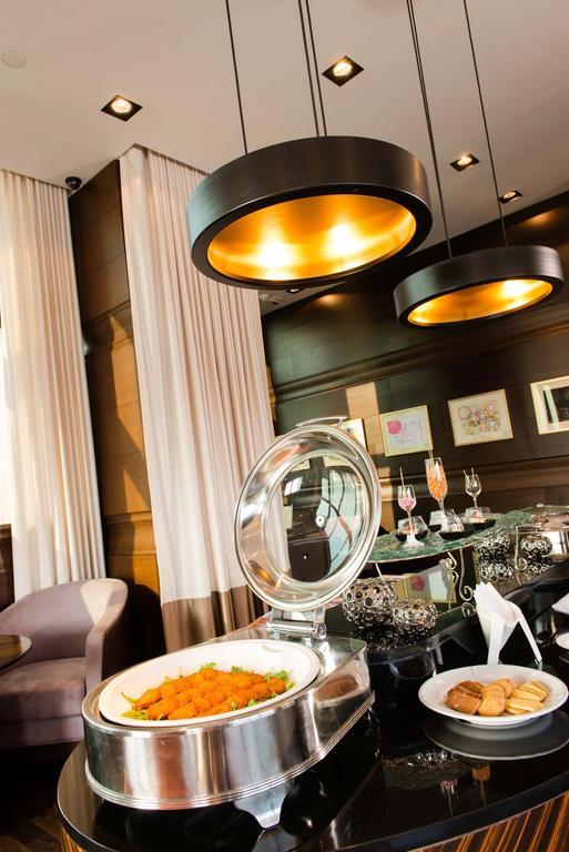 Empire Hotel Causeway Bay Гонконг Экстерьер фото