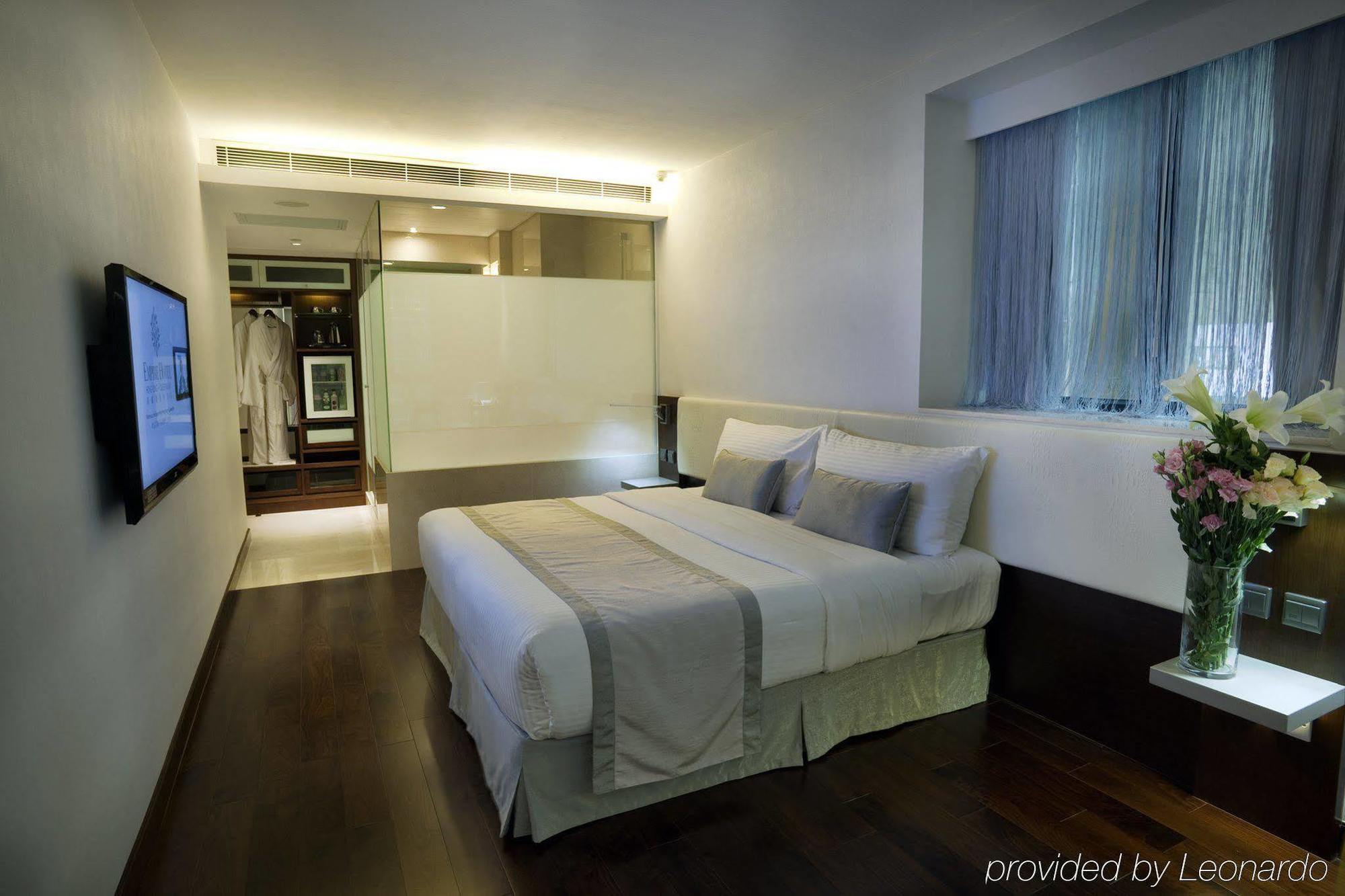 Empire Hotel Causeway Bay Гонконг Экстерьер фото